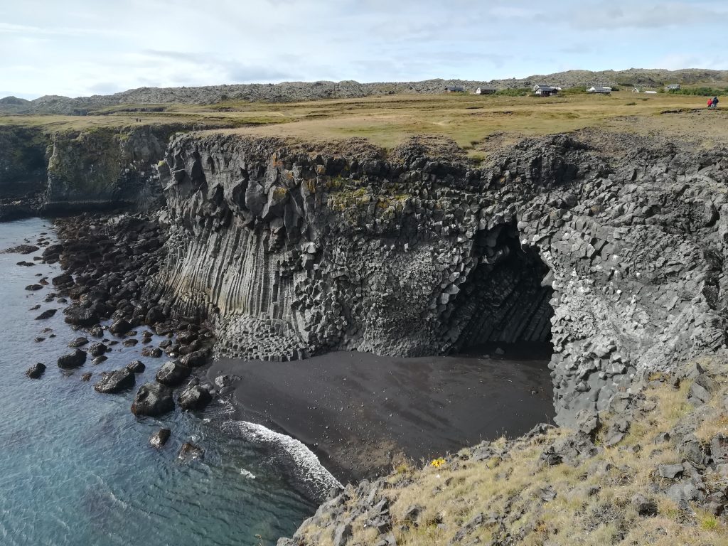 Исландия скалы на западе