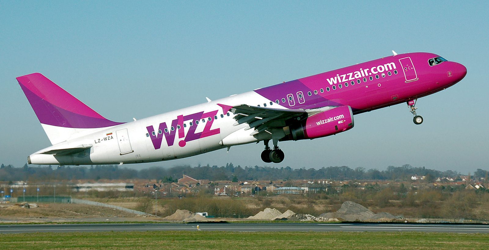 Wizz Air открыла 4 новых рейса из Питера в Европу