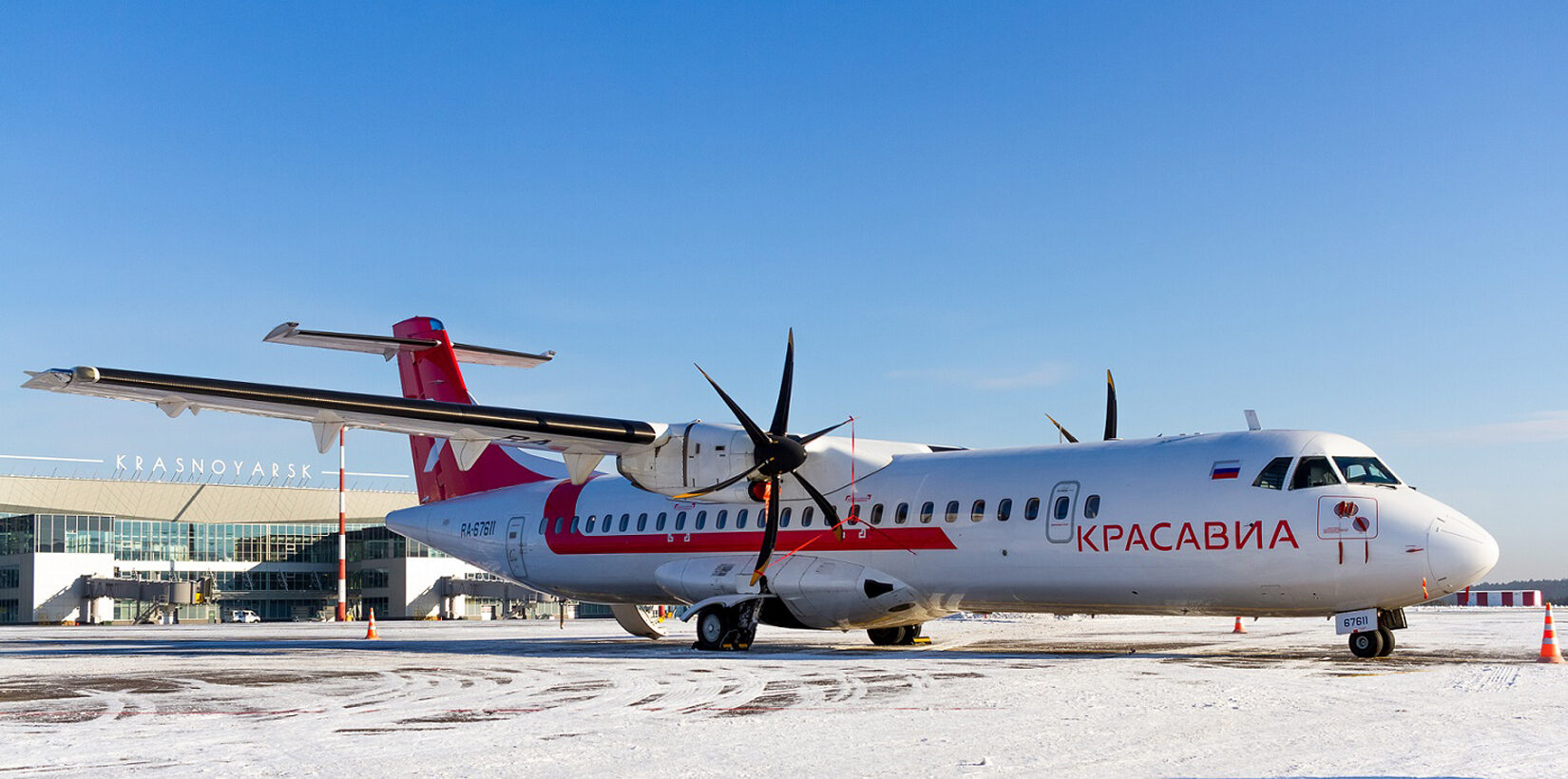 Авиакомпании в красноярске. КРАСАВИА самолет Красноярск. АТР-42-500 самолет КРАСАВИА. ATR 42-500 КРАСАВИА. АТР 72 КРАСАВИА.